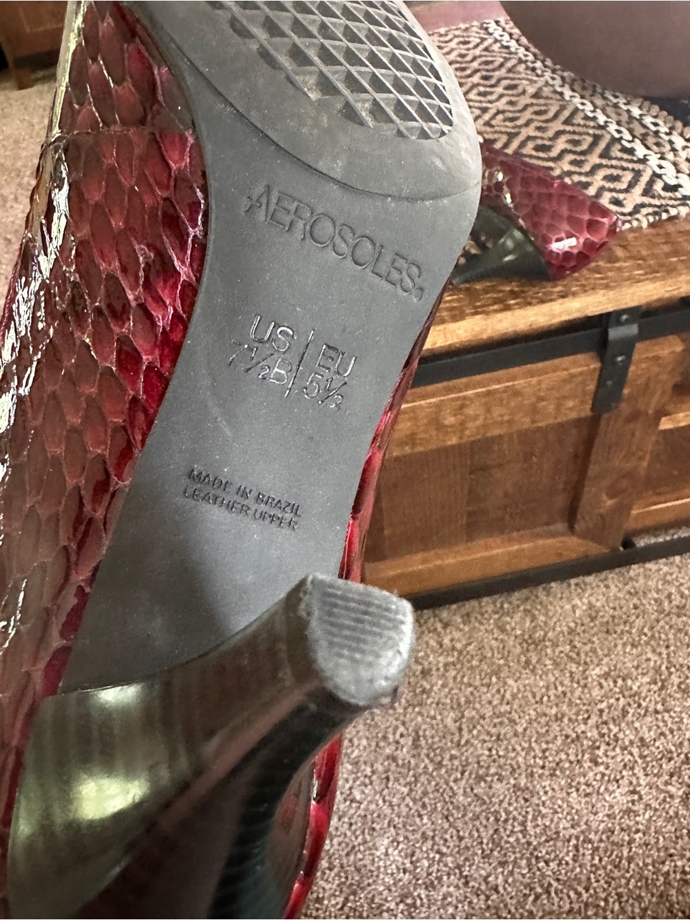 AEROSOLES Deep Burgundy Croc-Embossed Pumps 7.5 - Picture 10 of 14